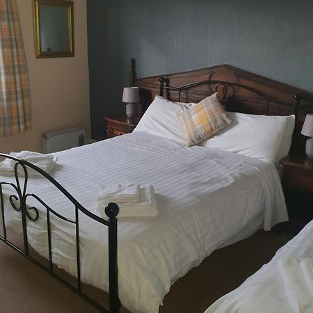 Queensberry Arms Hotel Annan Bagian luar foto