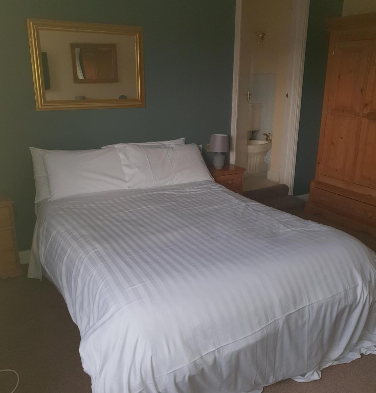 Queensberry Arms Hotel Annan Bagian luar foto